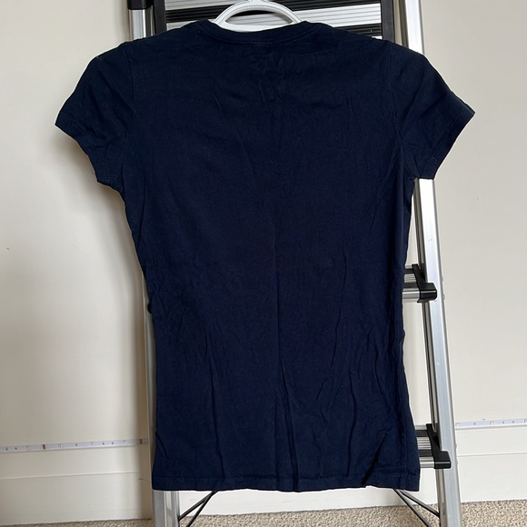 Ladies Maple Leafs t-shirt size S/P - Picture 2 of 3